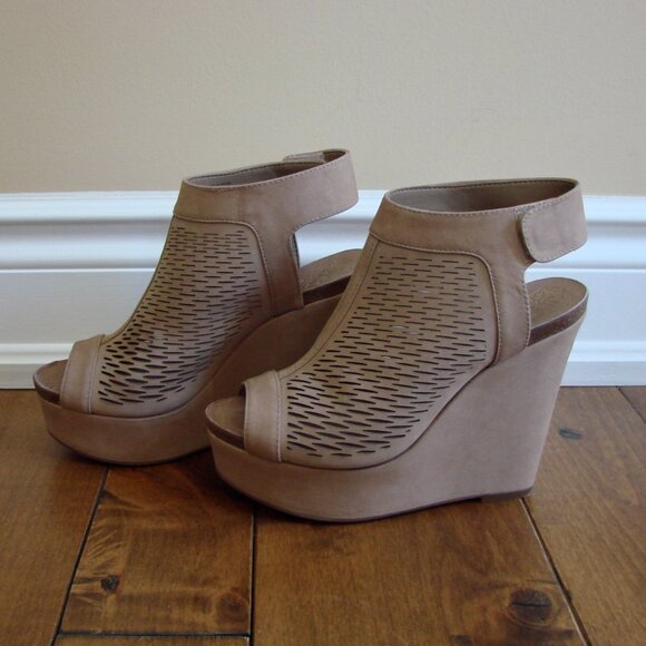 Vince Camuto Kyrene Suede Platform Wedge Shoes Brown Beige Tan Open Toe Size 6 - Picture 2 of 13